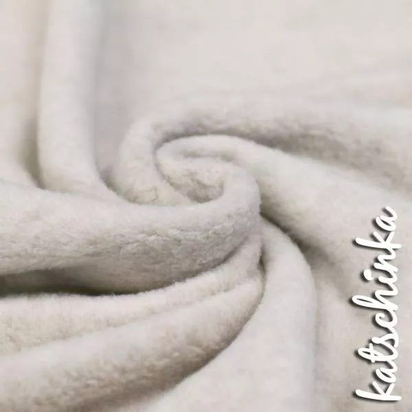 Baumwollfleece kaufen, Sherpa Stoff, Baumwollfleece nähen, Fleece Stoff online, weicher Stoff für Kleidung, Baumwollfleece Meterware, kuscheliger Stoff nähen, Sherpa Fleece kombinieren, Nähideen Baumwollfleece