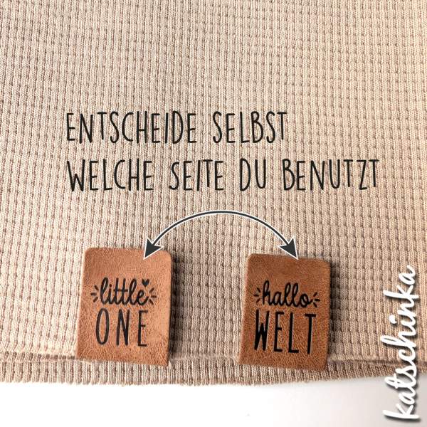 2 in 1 Knick-Falt Kunstleder Label Hallo Welt + little one