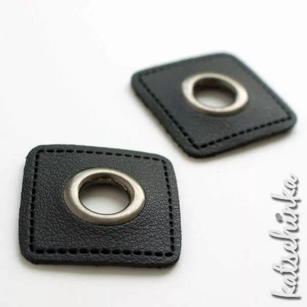 #Ösenpatches, Ösen auf schwarzem Kunstleder | Quadrat altsiber 11 mm | 2er