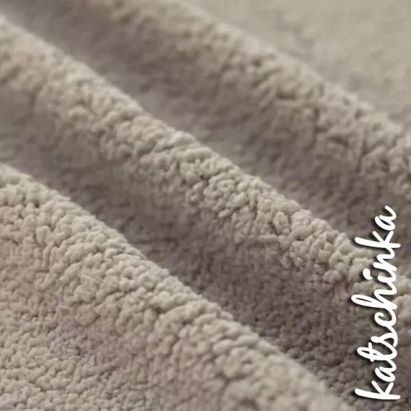 teddystoff meterware kaufen, weicher teddystoff online, teddyplüsch stoff für babydecke, teddystoff für jacken nähen, plüschstoff für winterkleidung, fleece stoff für nähprojekte, teddystoff für accessoires, meterware teddystoff online shop, teddystoff fü