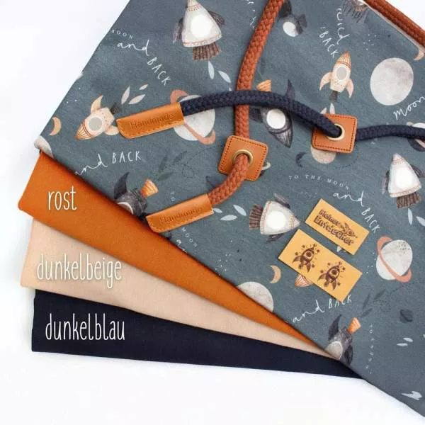 Dino Jersey Stoff mit T-Rex, Stegosaurus und Langhals in Aquarelloptik – elastischer Baumwollstoff für Kinderbekleidung und DIY Nähprojekte
