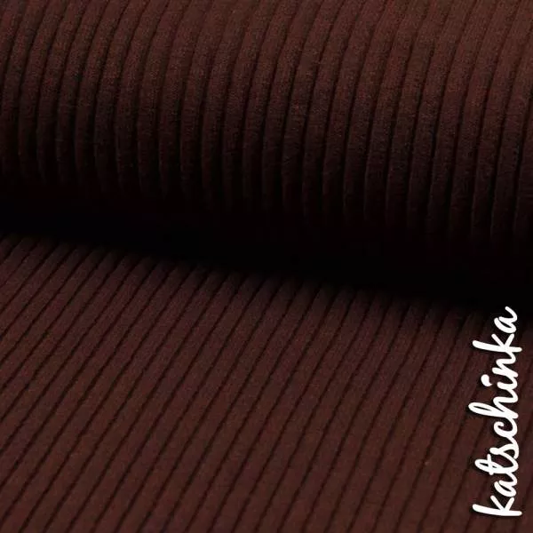 Detailaufnahme kastanienbraun Grobstrick Bündchen mit elastischer, gerippter Struktur