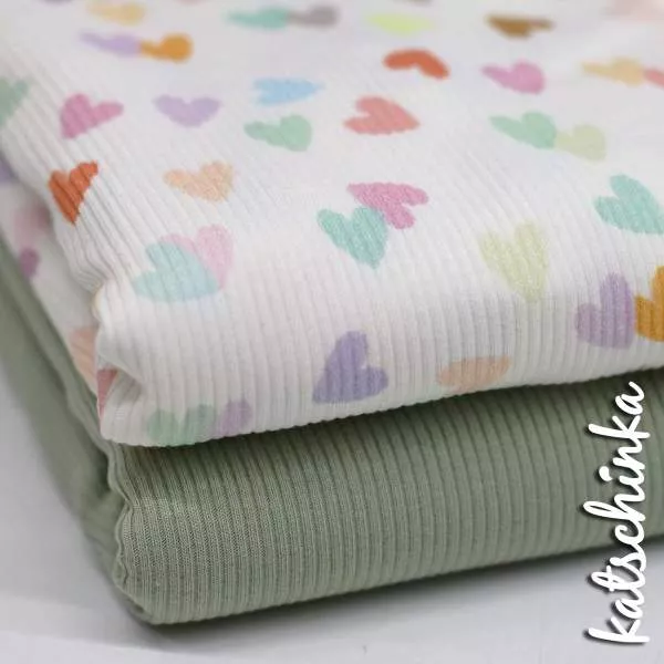 Rippenjersey Stoff mit Pastell Herzen Muster – hochwertiger Ribjersey Kinderstoff gefaltetals Stoffpaket