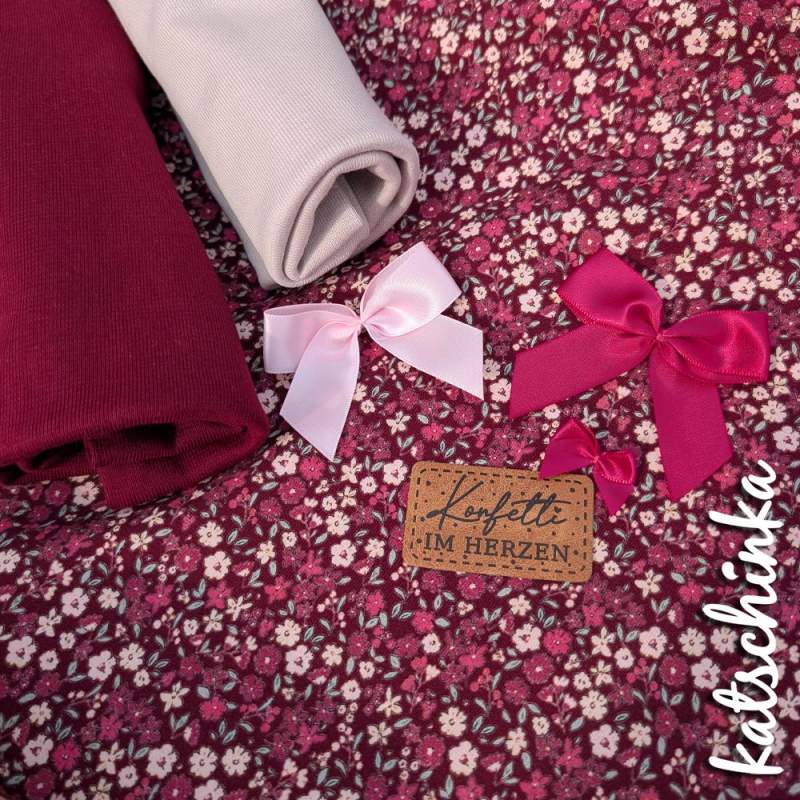 Jersey Baumwollstoff Hübsche Blume Bordeaux 6461 – Blumenstoff als Meterware