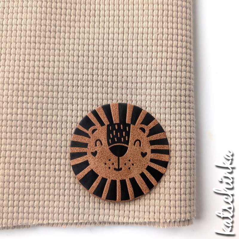 Kunstleder Label aufbügelbar / Aufnäher - kleiner Löwe