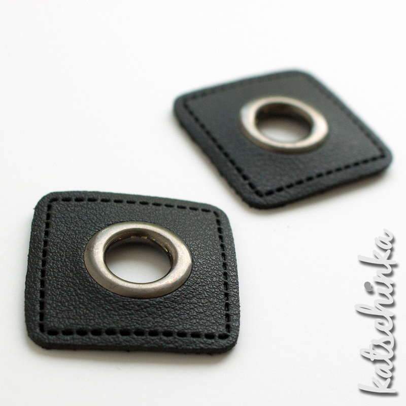 #Ösenpatches, Ösen auf schwarzem Kunstleder | Quadrat altsiber 11 mm | 2er