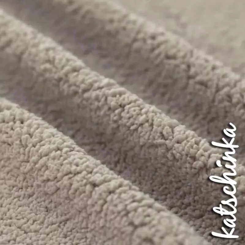 teddystoff meterware kaufen, weicher teddystoff online, teddyplüsch stoff für babydecke, teddystoff für jacken nähen, plüschstoff für winterkleidung, fleece stoff für nähprojekte, teddystoff für accessoires, meterware teddystoff online shop, teddystoff fü