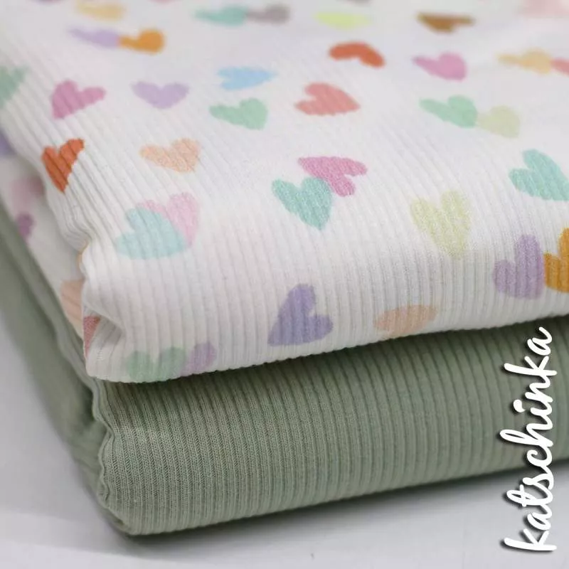 Rippenjersey Stoff mit Pastell Herzen Muster – hochwertiger Ribjersey Kinderstoff gefaltetals Stoffpaket
