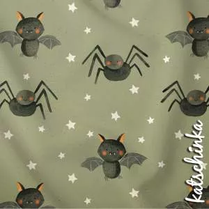 Baumwolljersey Stoff mit Spinnen und Fledermäusen auf grünem Hintergrund – Halloween Kinderstoff als Meterware