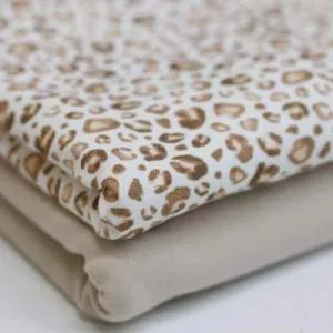 Kinder Jersey Stoff mit Leomuster– elastischer Baumwollstoff für Baby- und Kinderbekleidung