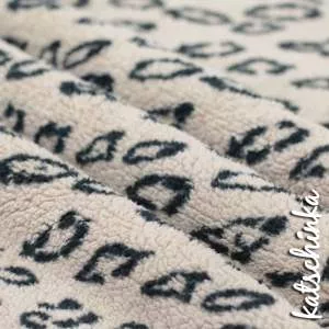teddystoff meterware kaufen, weicher teddystoff online, teddyplüsch stoff für babydecke, teddystoff für jacken nähen, plüschstoff für winterkleidung, fleece stoff für nähprojekte, teddystoff für accessoires, meterware teddystoff online shop, teddystoff fü